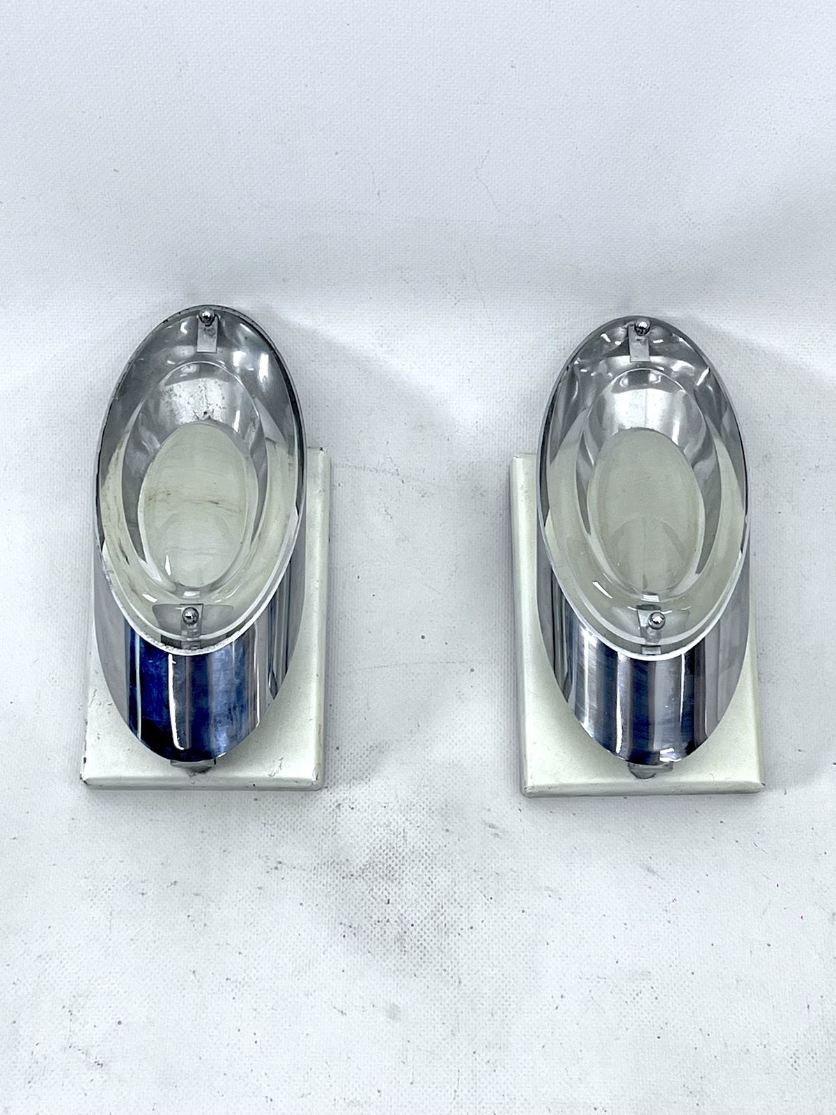 Oscar Torlasco, Postmodern Pair Of Italian Sconces In Chrome And Glass. 1970s photo 1133.6