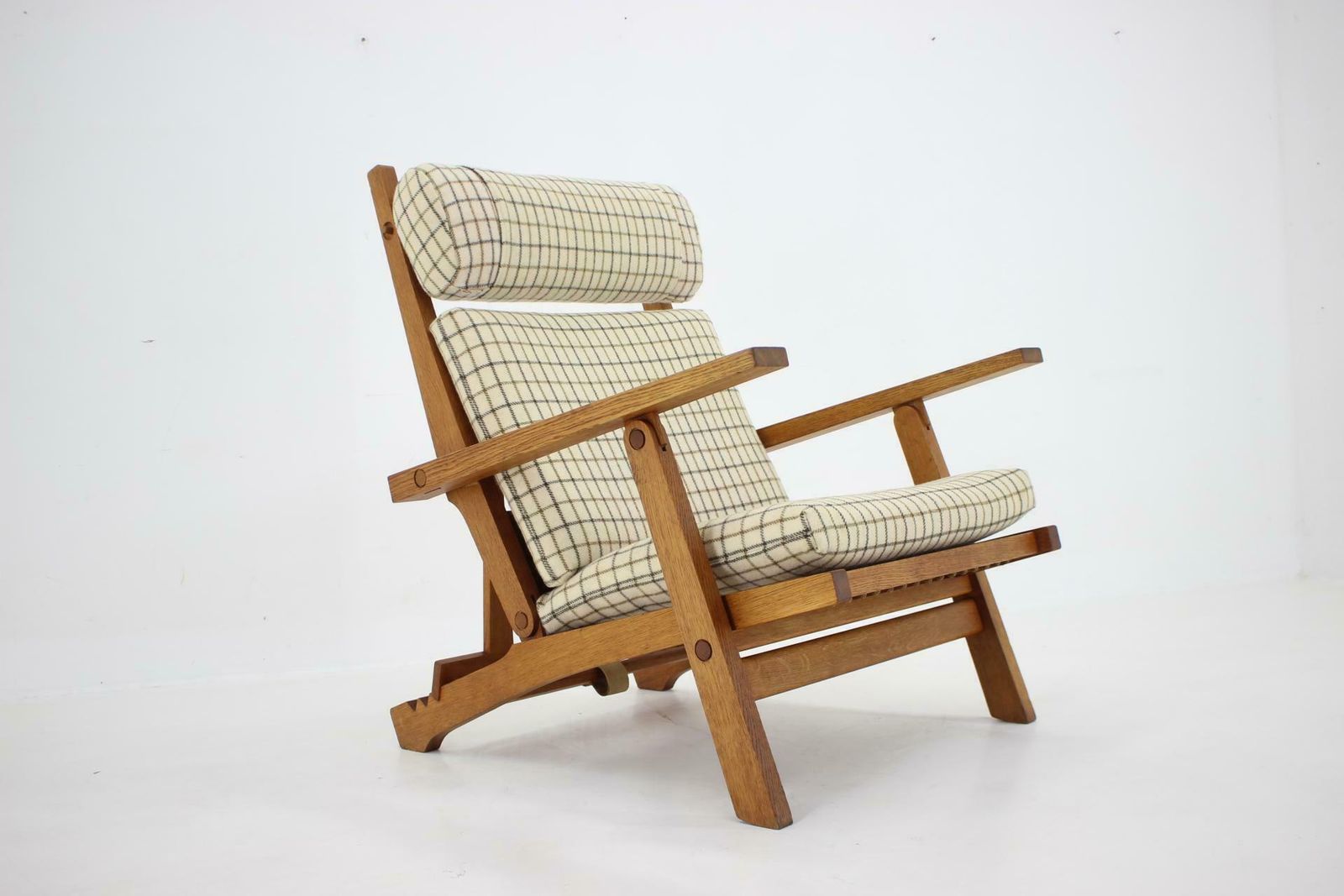 Rare Hans J. Wegner Oak Reclining Lounge Chair Model Ap71, Denmark 1968 photo 4422.0