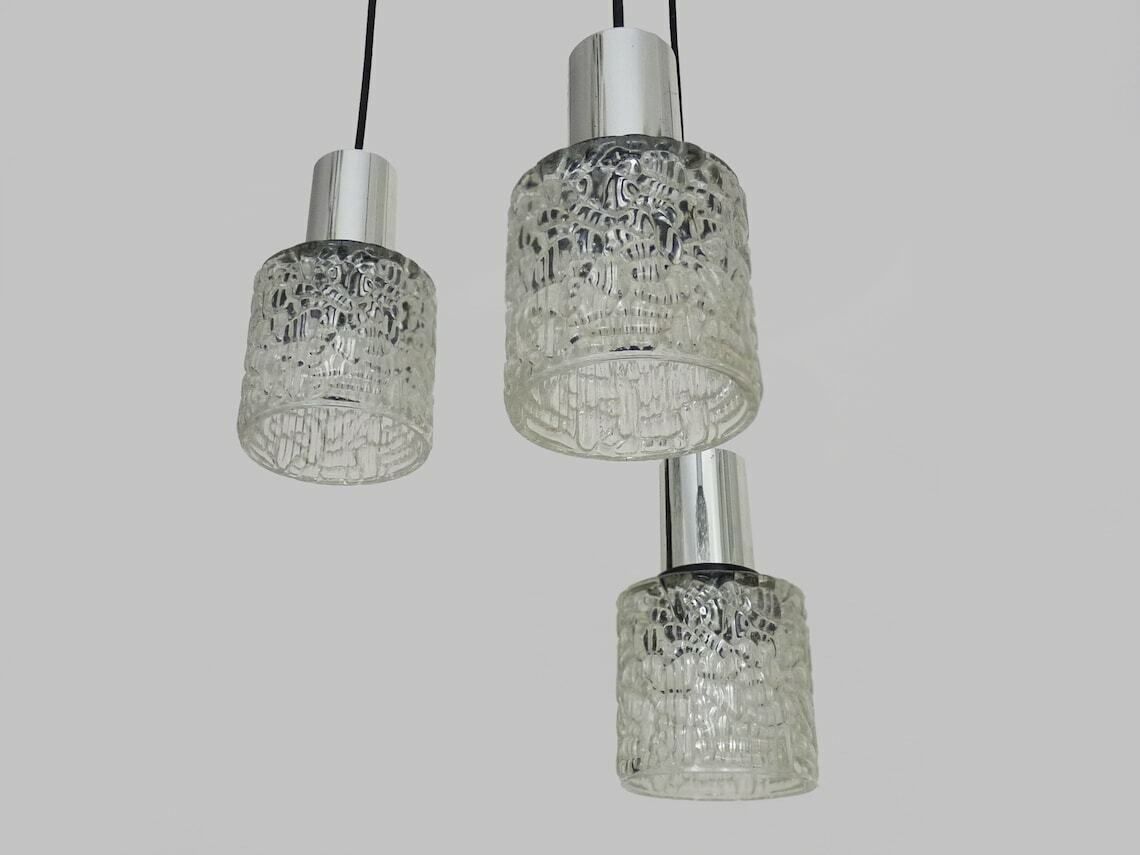 Suspension cascade vintage en chrome poli et verre ciselé, 3 lumières photo vinterior