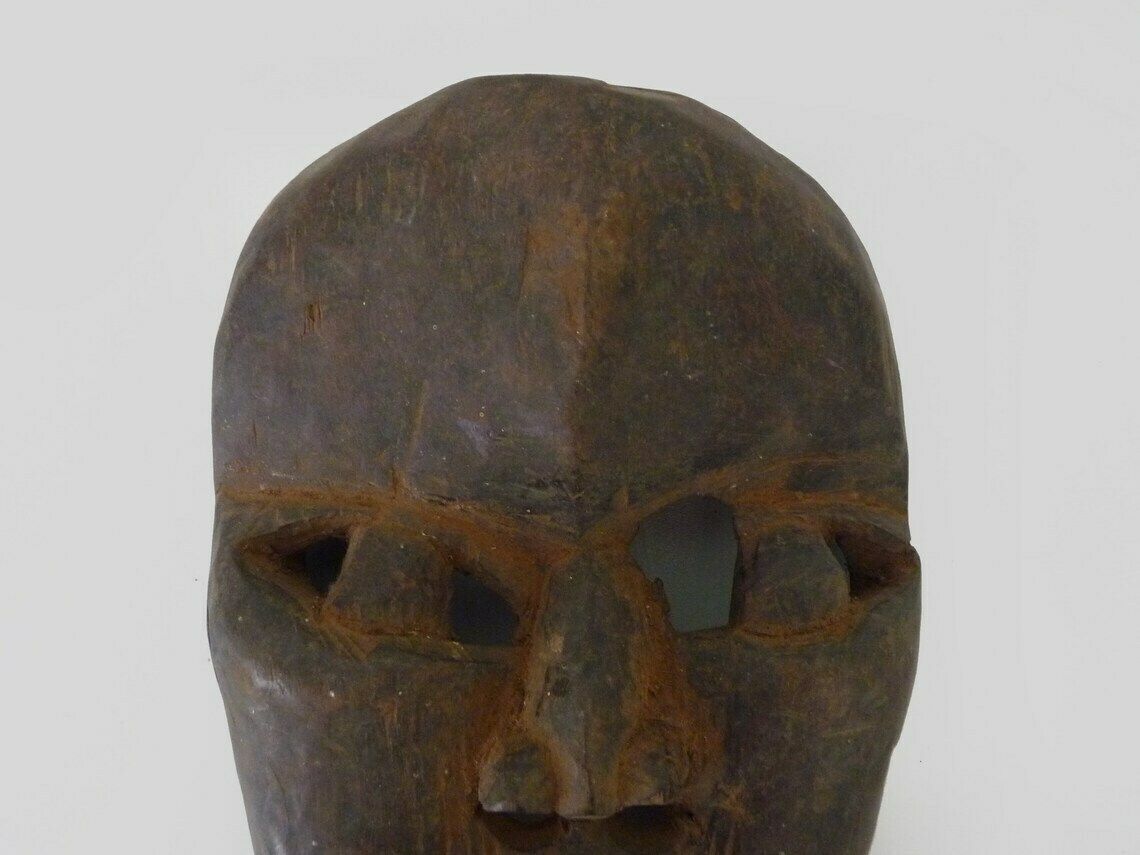 Kran Mask From Ivory Coast. African Tribal Art. Primitive Art photo vinterior