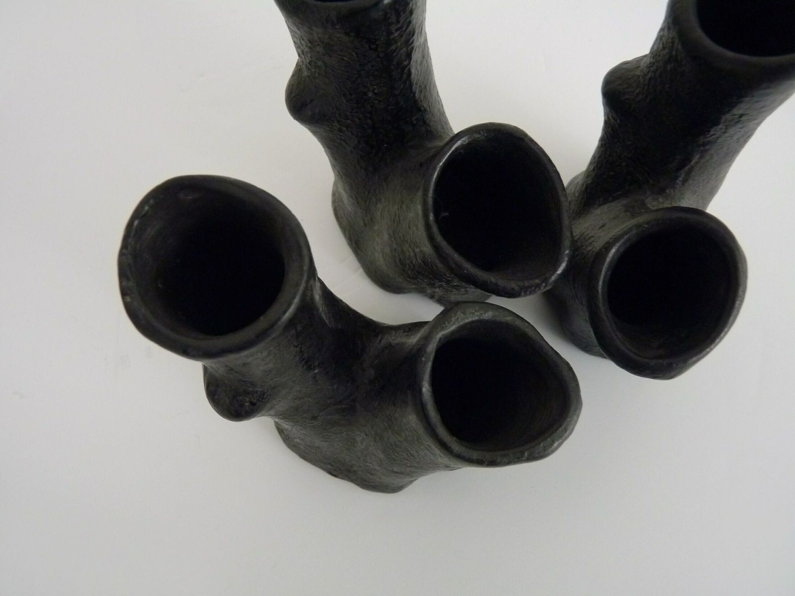 photo furniture Trio de vases en céramique en forme de troncs d'arbres, signés et numérotés