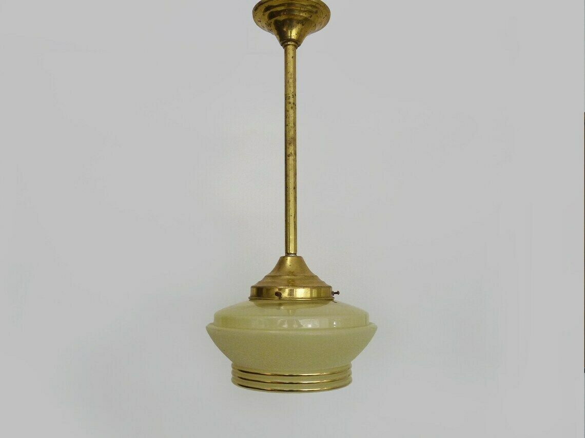 Suspension globe jaune granité, liseré doré, ancien abat-jour Art déco