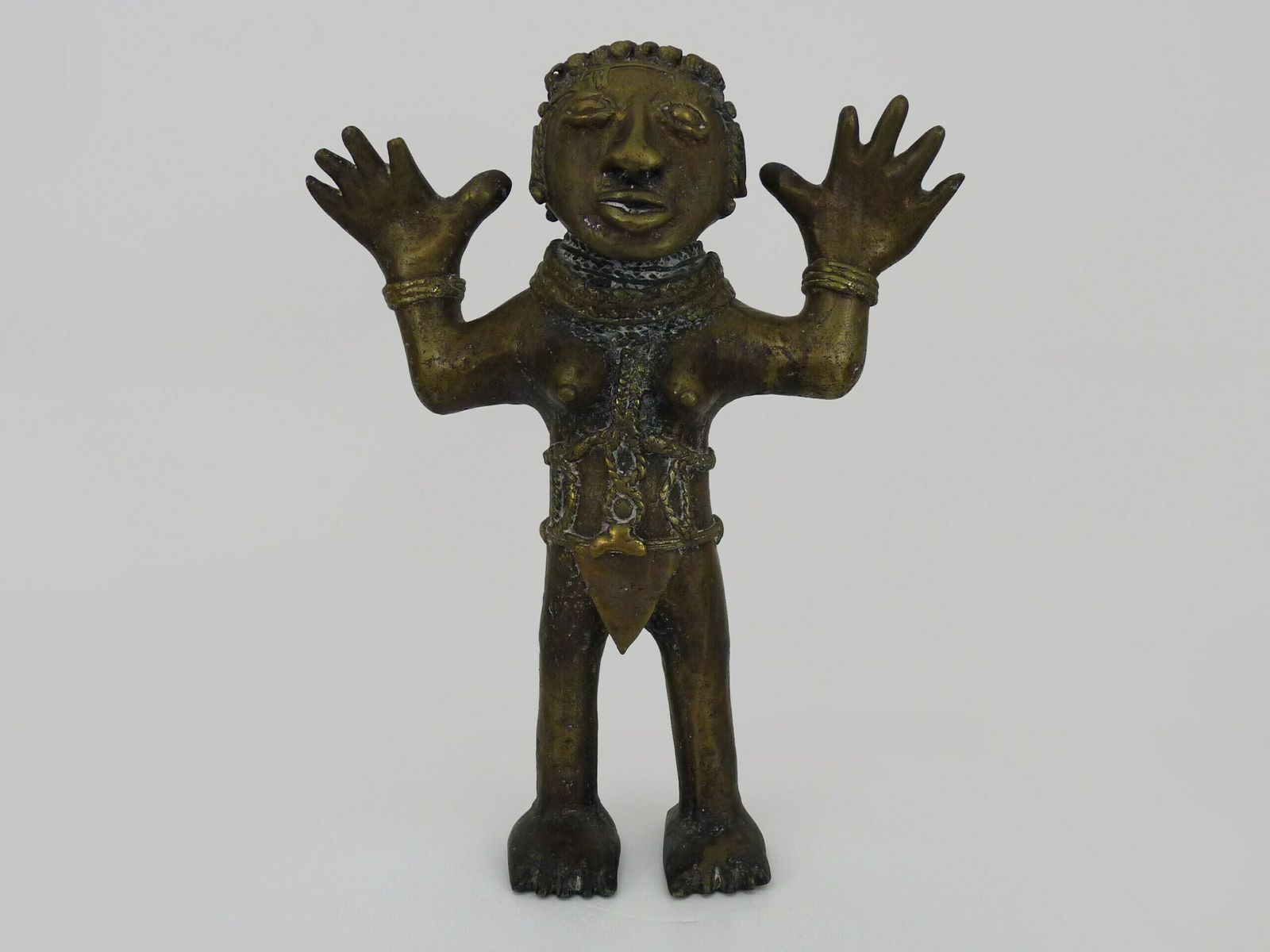 Art africain. Importante sculpture en bronze Bamoun.