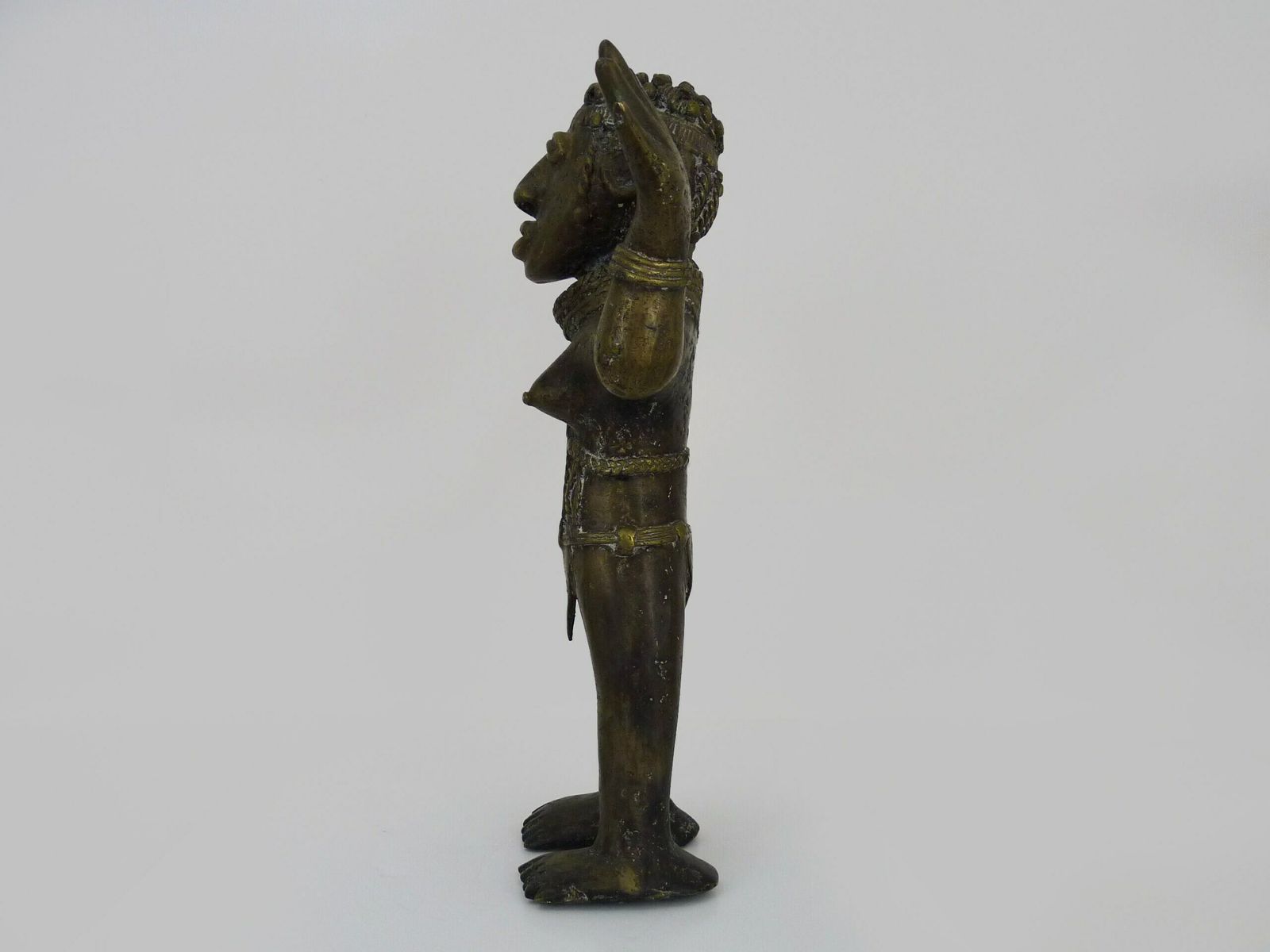 Art africain. Importante sculpture en bronze Bamoun. photo vintage