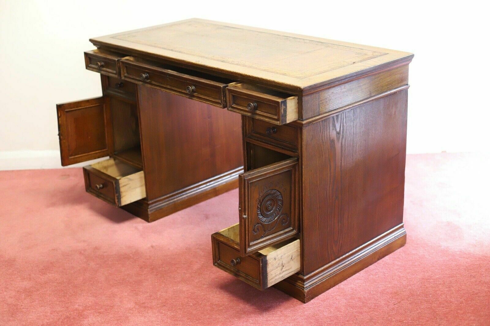 photo vintage Howard&Son’s Beautiful Victorian Oak Pedestal Desk