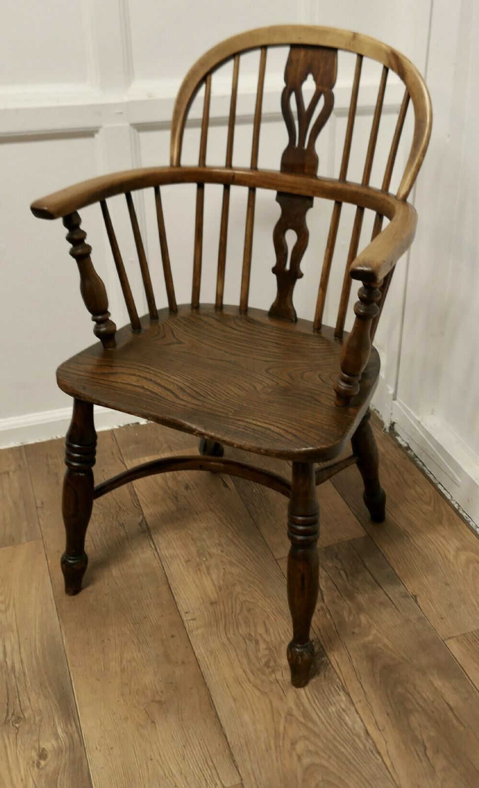 Georgian Elm And Ash Wheel Back Windsor Carver Chair photo for sale