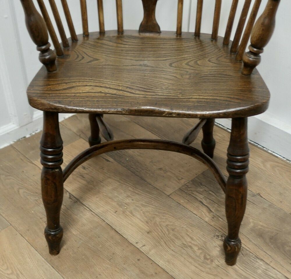 Georgian Elm And Ash Wheel Back Windsor Carver Chair photo 594.0