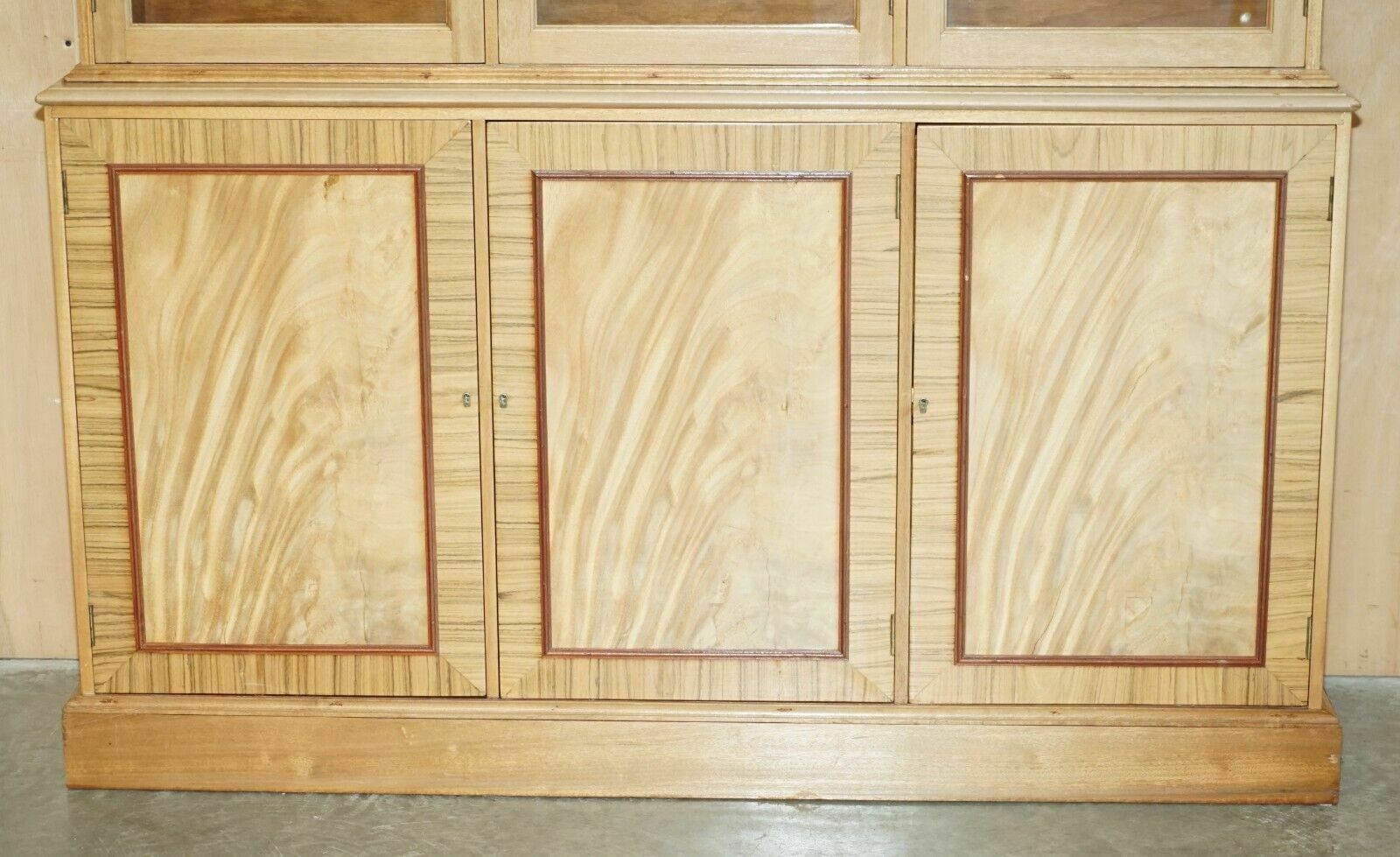 photo furniture Davind Linley Style Satinwood Walnut & Rosewood Library Bookcase Cupboard Base