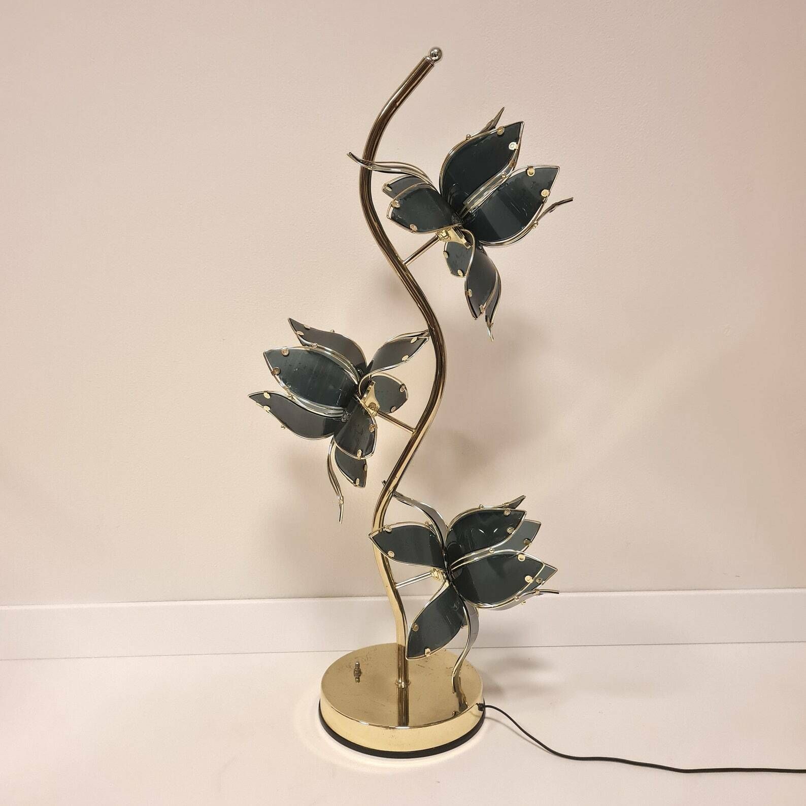 Vintage Hollywood Regency Vloer /Wandlamp Met Gegraveerd Glas En Messing Bloemendecor – Anthony California Lamp, Jaren 80 photo vinterior
