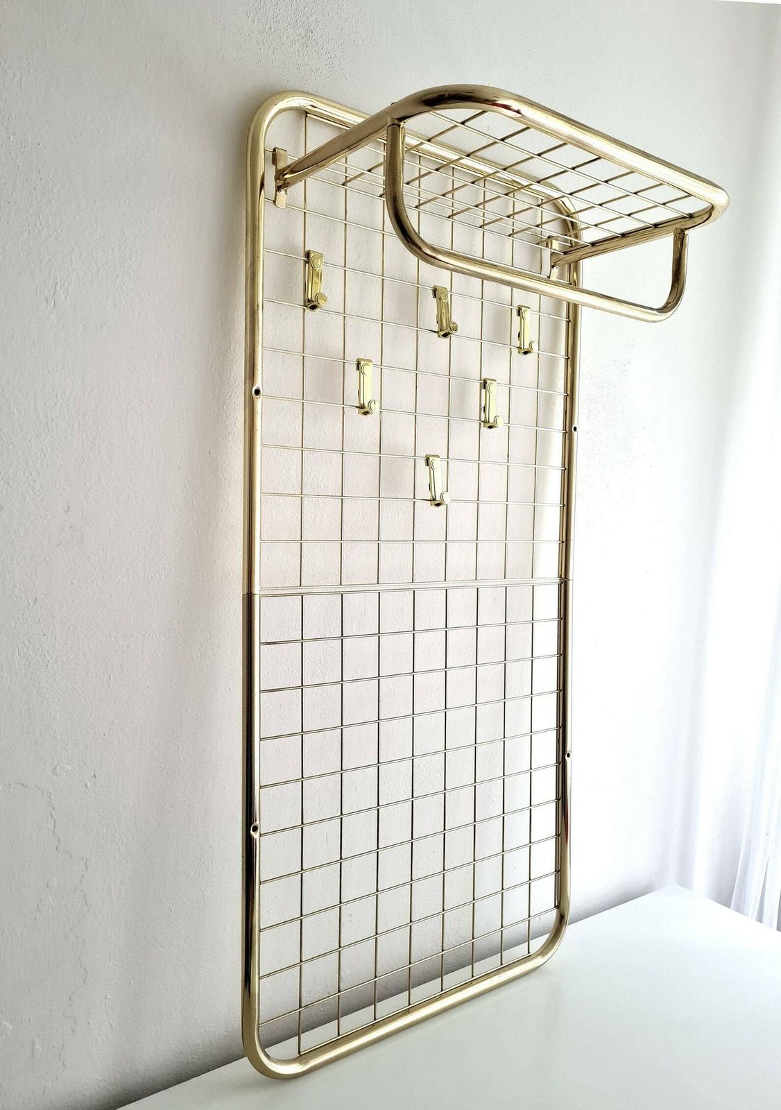 Vintage Mid Century Modern Messing Wandkapstok Met Hoedenplank, Kledingroede En 6 Haken, Jaren 1980 photo Meubels