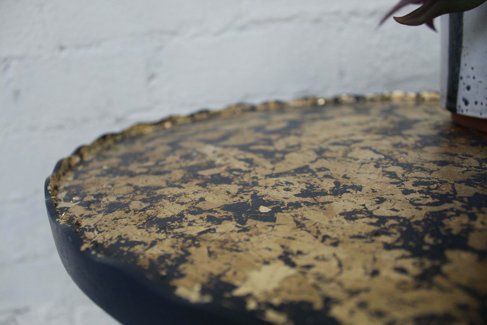 photo vintage Delano Navy Blue And Gold Pie Crust Plant Stand