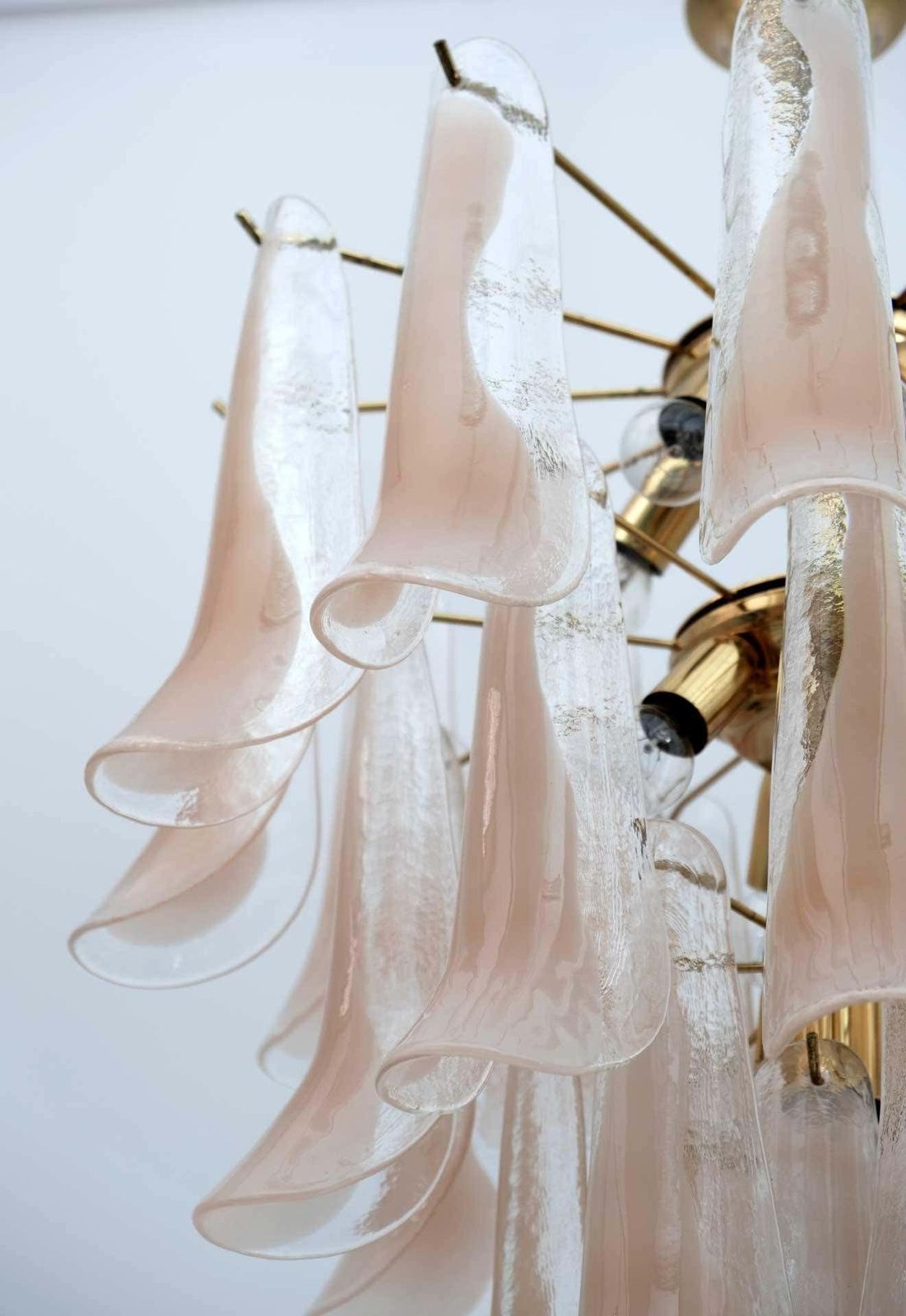 Mazzega Mid Century Modern Italian Petals Murano Glass Chandelier, 1970s photo vinterior