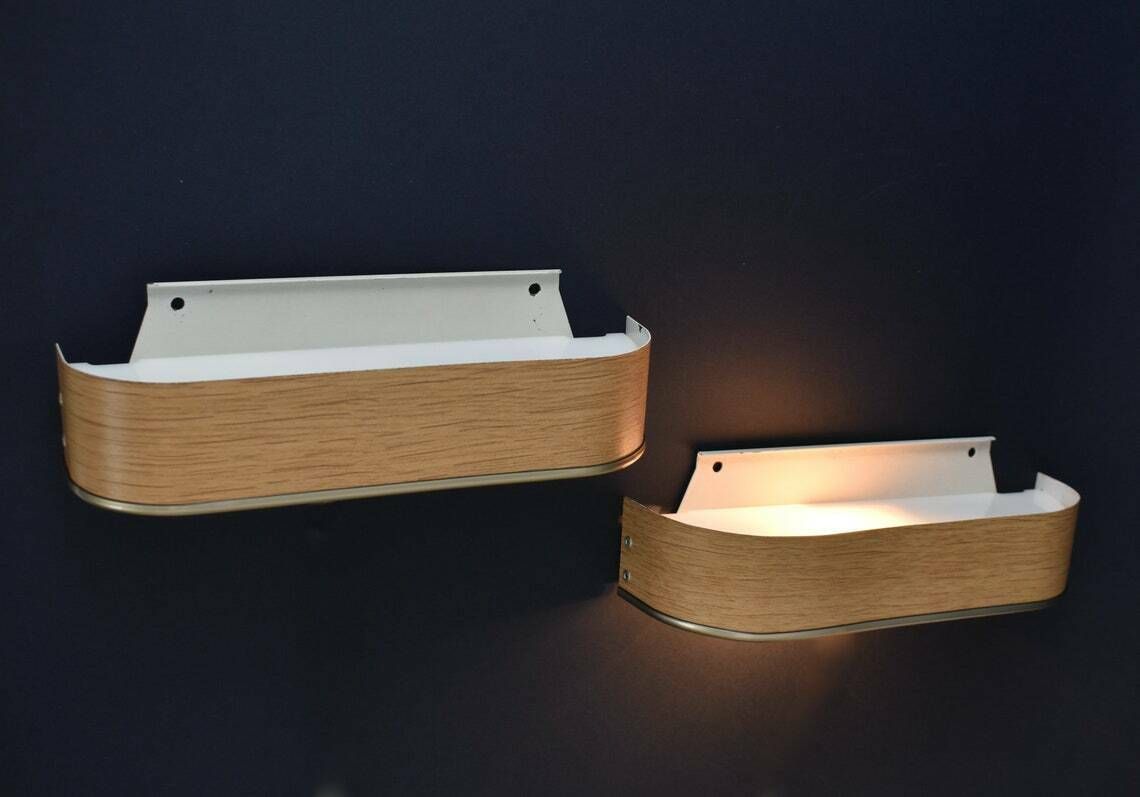 Mid Century Modern Wandlampen Met Houtlook | Vintage Nachtkastlampen | Modernistisch Minimalistisch | Wit Eiken | Mcm | Midmod | Nordic Scandinavisch photo for sale