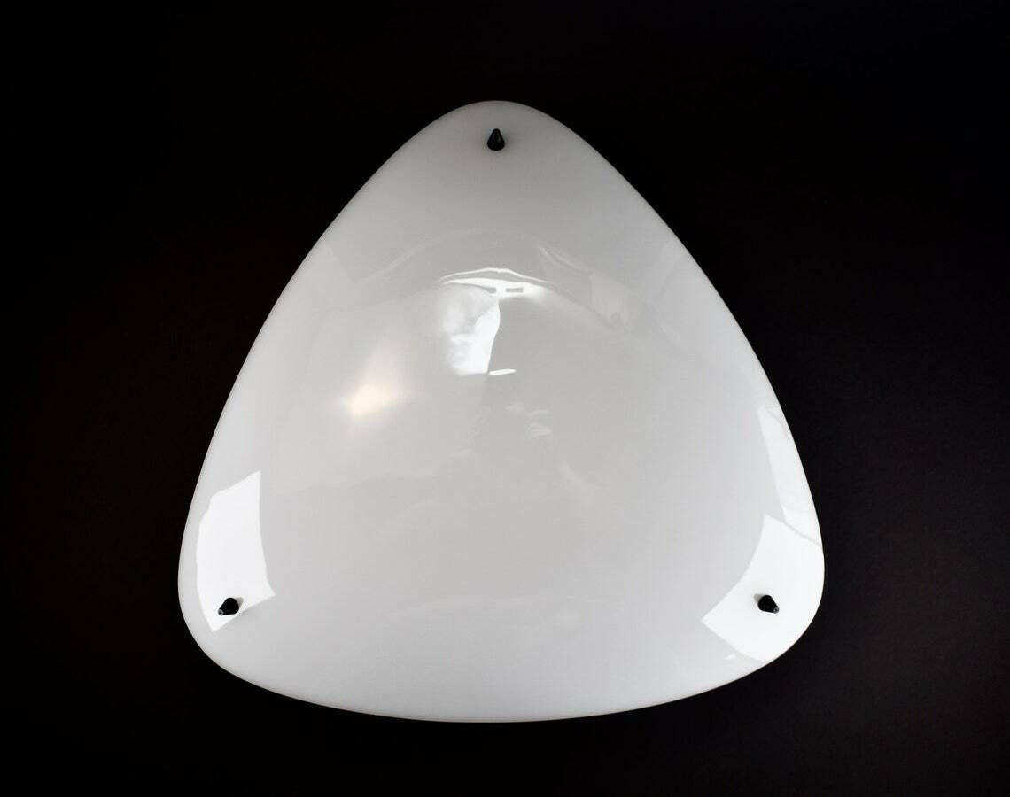 Franse Plafondlamp Uit De Jaren 1950 Van Télé Ambiance Sonnenkind | Mid Century Modern Plafonnière Driehoekig Vintage Wit Zwarte Studs | Retro Lamp photo furniture