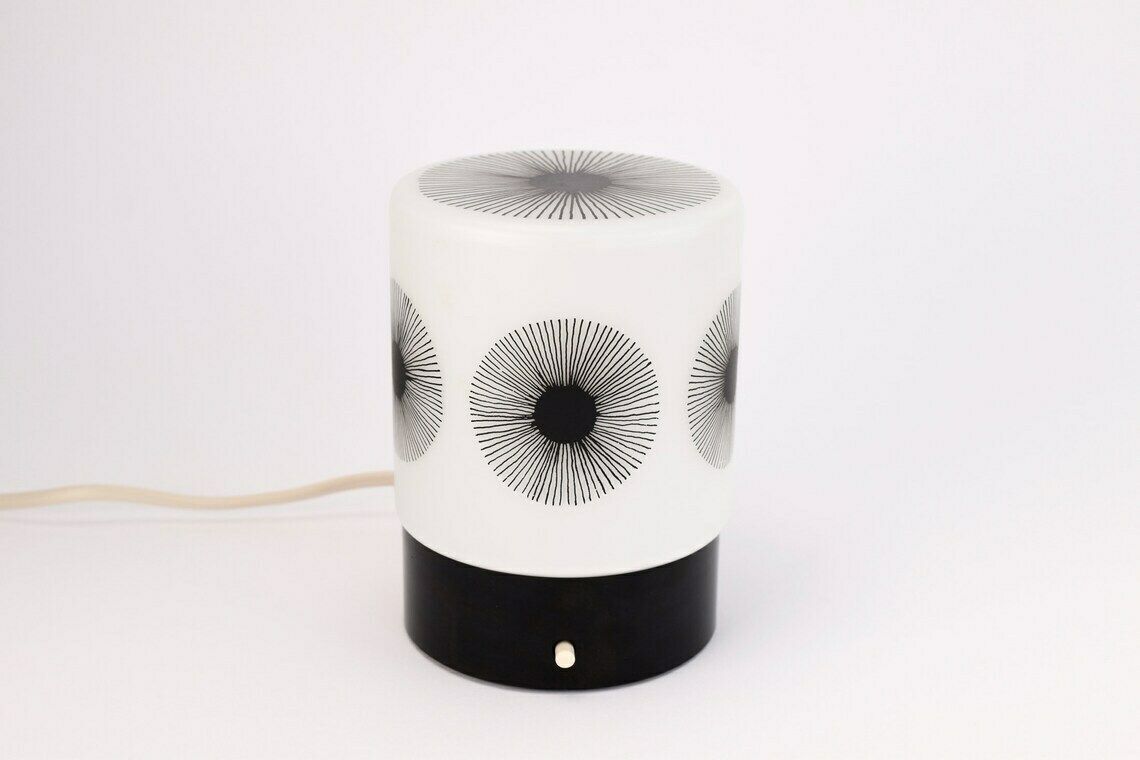 photo for sale Atomic Age Dandelion Tafellamp Van Erco Leuchten Vintage | Mid Century Modern Zeldzame Accentlamp Glas Zwart Wit Bakeliet | Nachtkastlamp Jaren 1970