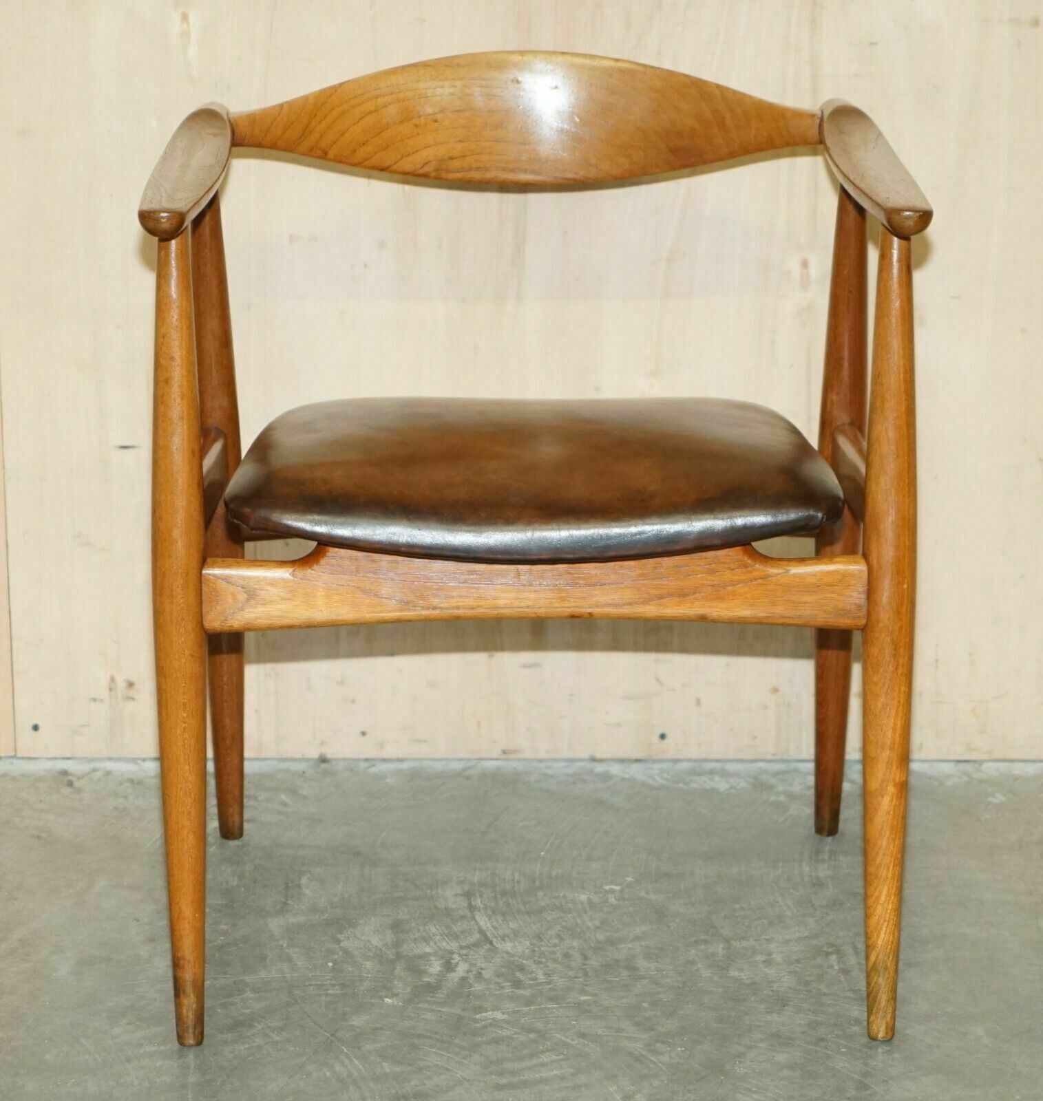 Fully Restored & Stamped 1960's Hans J Wegner Ch 35 Brown Leather Armchair photo 7000.0