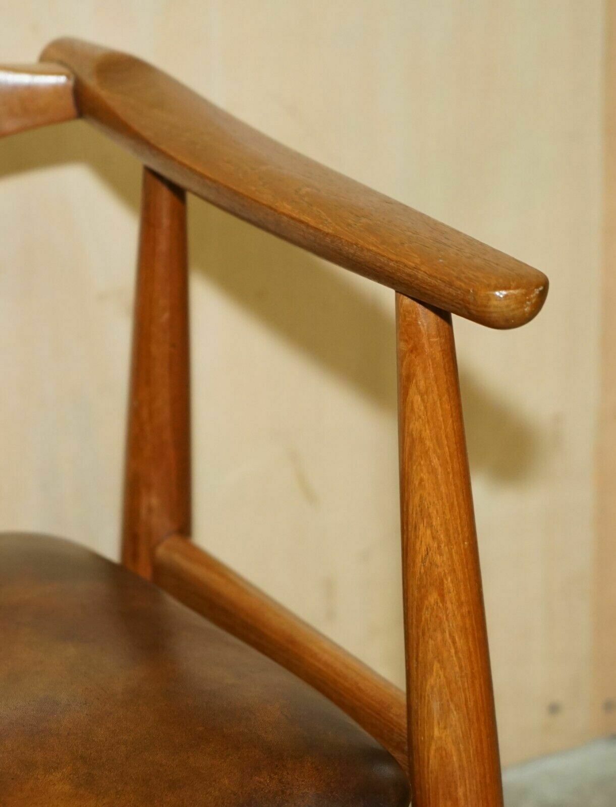 photo furniture Fully Restored & Stamped 1960's Hans J Wegner Ch 35 Brown Leather Armchair