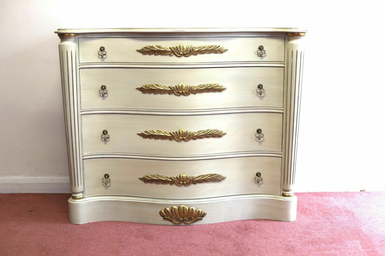 Lovelly Painted Chest Of 4 Drawers French Style