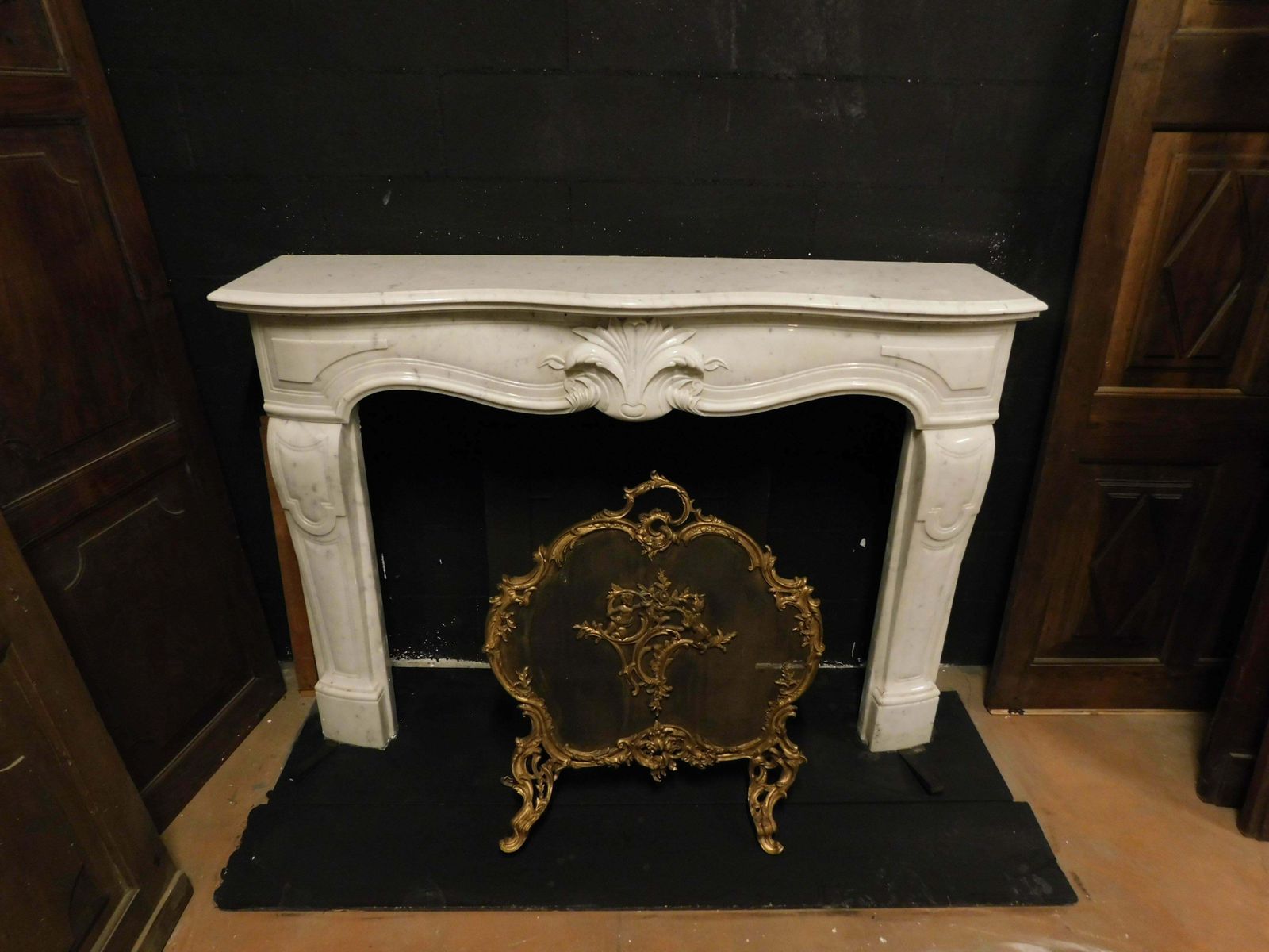 Fireplace Mantle In White Marble With Carved Central Leaf, France photo Home Fixtures