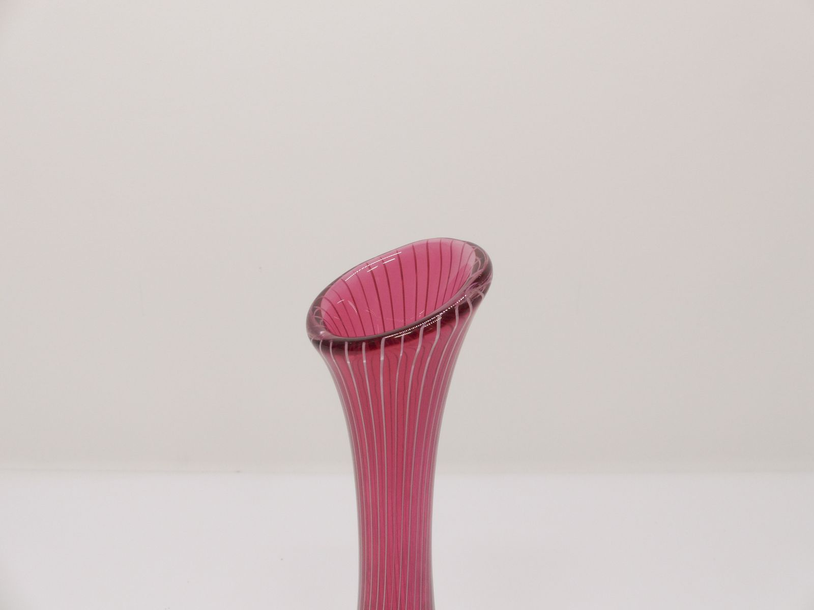 Vicke Lindstrand Pink Glass Tulip Vase With Delicate White Stripe 1960   Sweden photo Home Decor