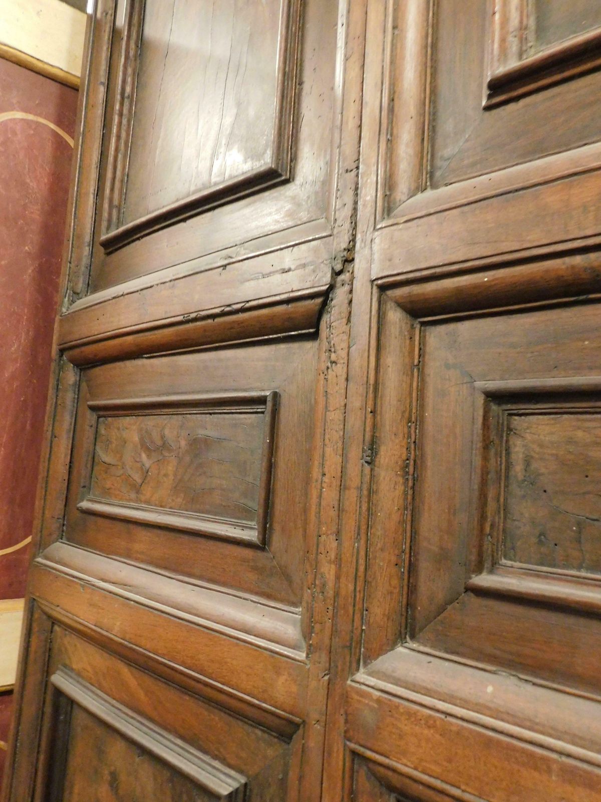 photo furniture Entrance Double Doors In Carved Walnut Very Thick And Powerful Italy
