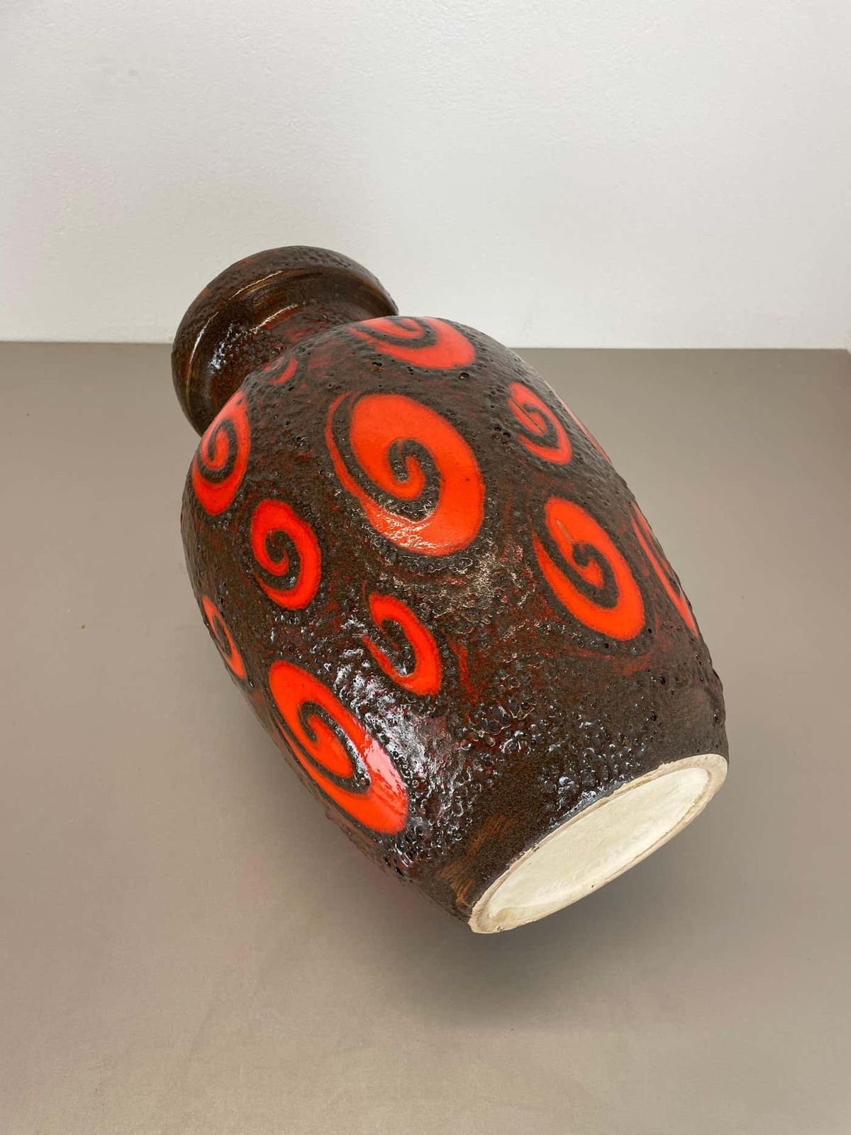 photo vinterior Large Pottery Fat Lava Brown Red 241 47 Floor Vase Made By Scheurich, 1970s