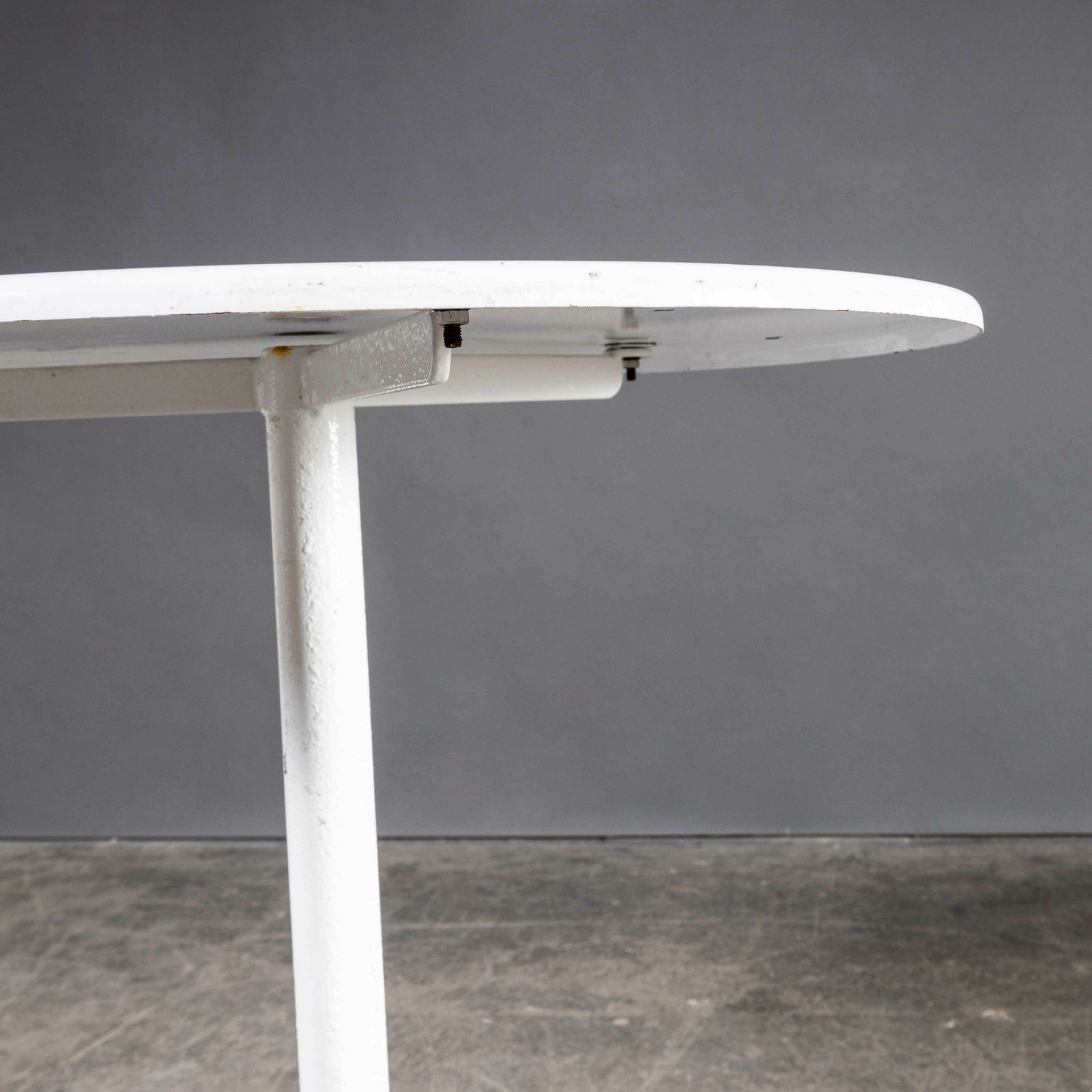 1970’s Egon Eiremann House In Baden Baden White Metal Tables photo vinterior
