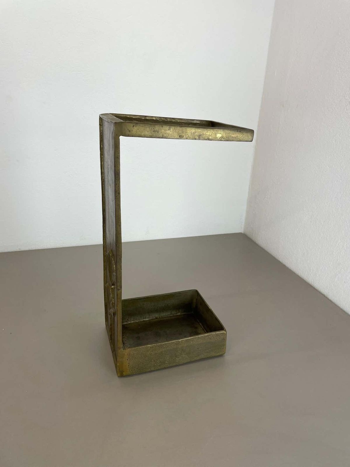 Hollywood Regency Solid  Brutalist Floral Brass Umbrella Stand, Italy 1970s photo 1988.0
