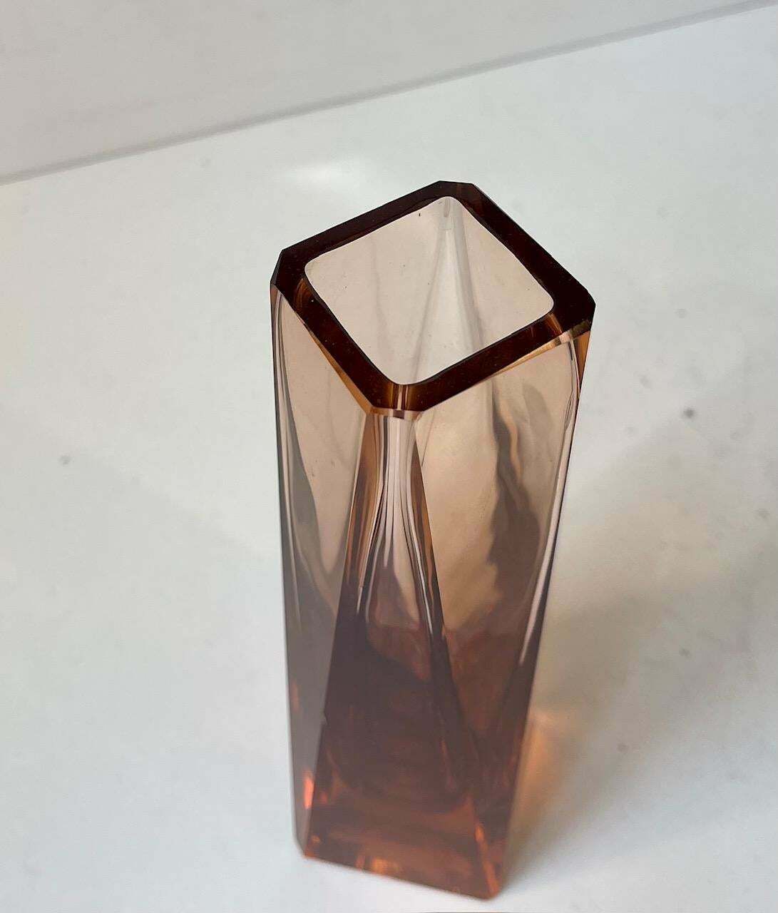 Alessandro Mandruzzato Tulip Vase In Peach Murano Glass, 1970s photo vinterior