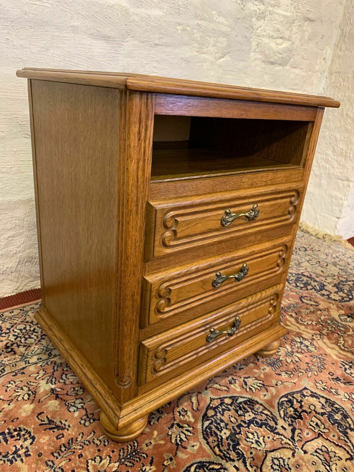 Fabulous Quality Carved Oak Chest Of Drawers/Bedside Cabinet photo Furniture