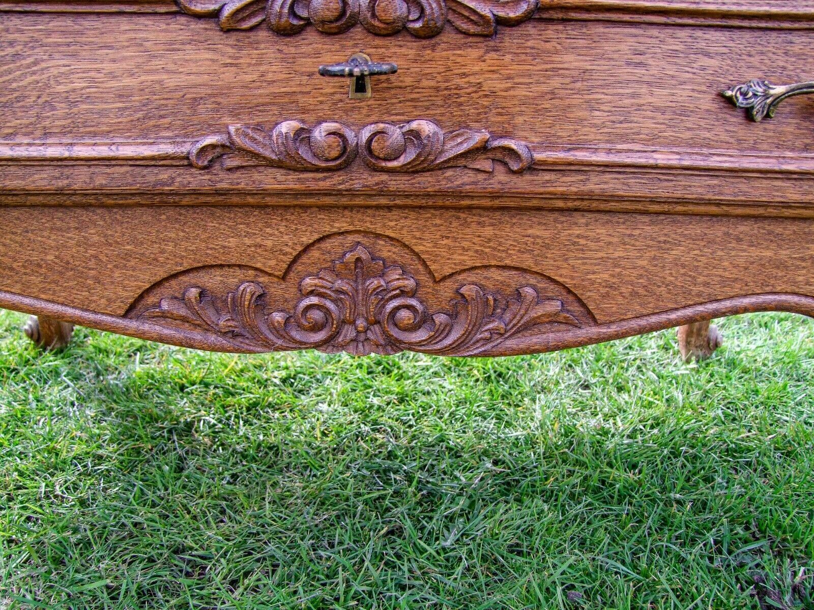 Stunning Dark Oak Carved French 2door/3drawer Drinks Cabinet photo buy