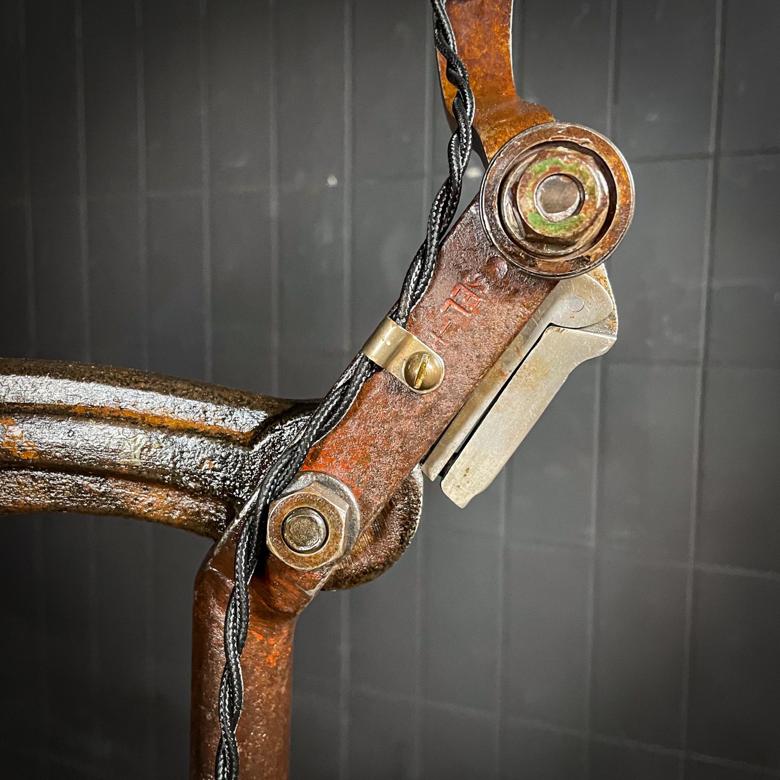 Verlichting Attta 2' – Industriële Upcycle Vloerlamp Van Ebert Roest photo