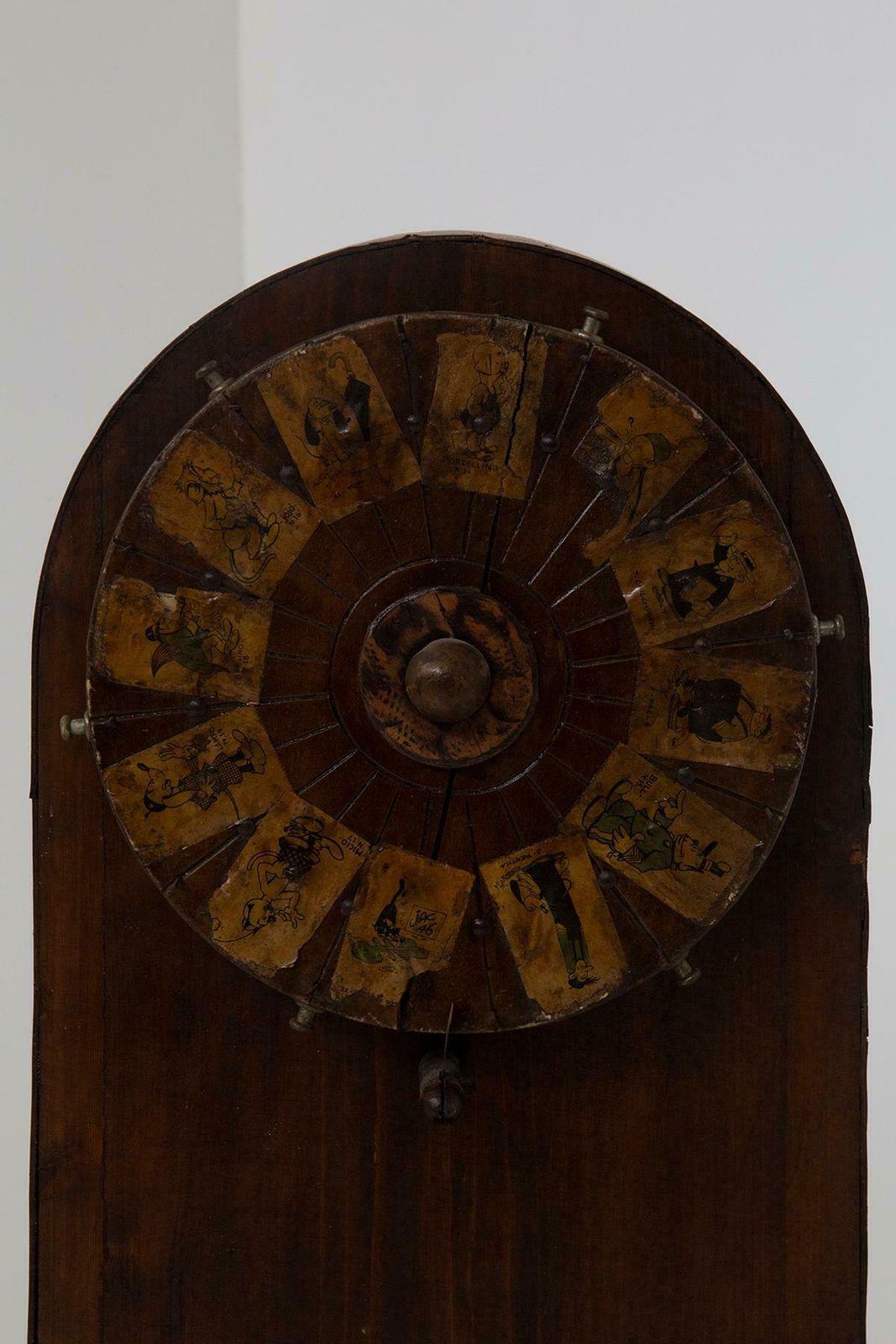 Home Decor Antique Wooden Roulette Game Wheel With Applied Figures photo