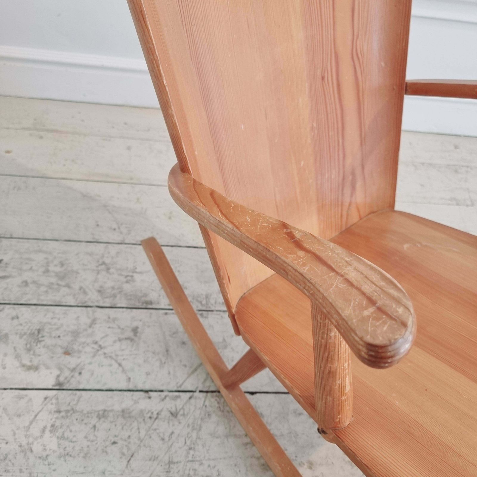 Svensk Fur 513 Rocking Chair For Karl Malmvall, Sportstugemöbel. Sweden 1940/50s photo Furniture