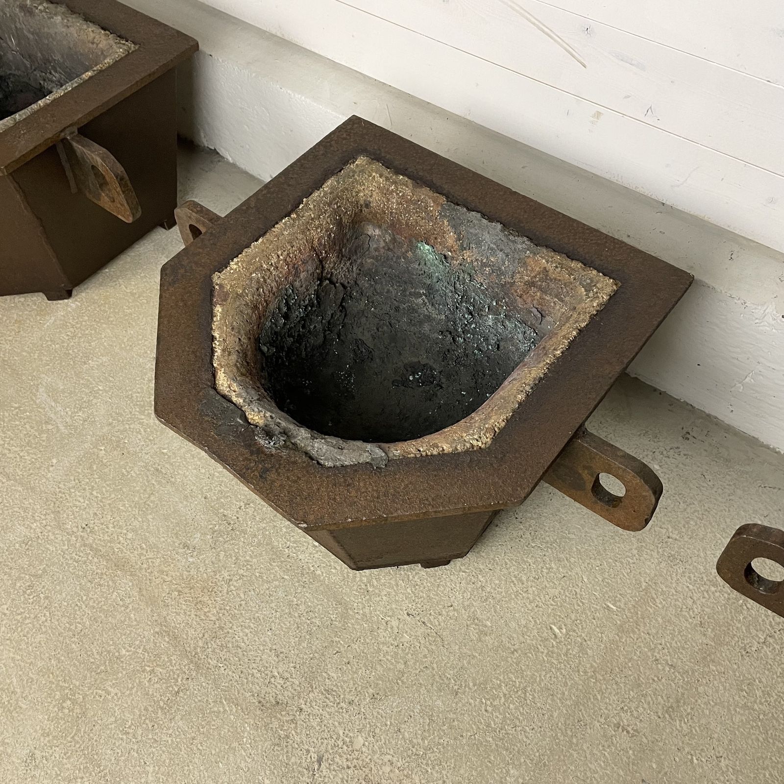 Set Of 4 Heavy Duty Steel Foundry Pots photo Home Decor