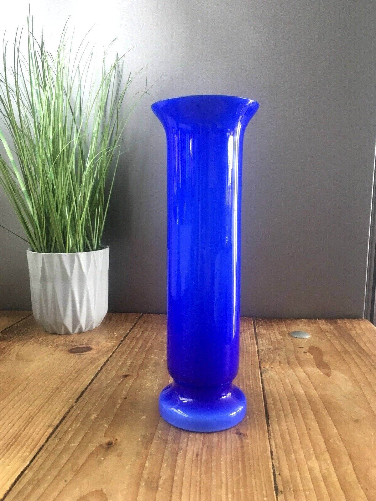 photo vinterior Mid Century Modern Blue Italian Empoli Cased Glass Vase 60's 70's Scandi Style