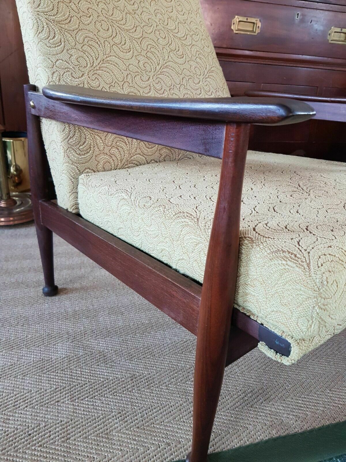 Mid Century Guy Rogers Manhattan Armchair photo vinterior