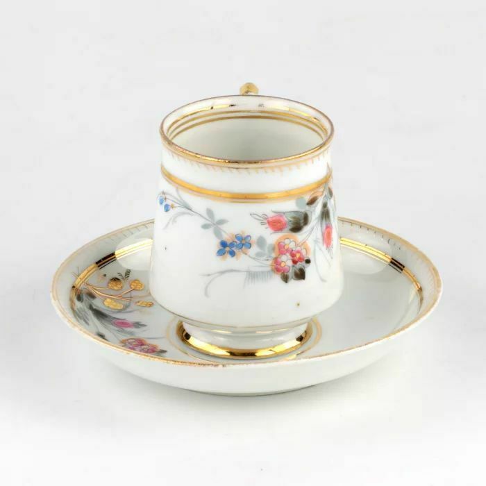 A Couple Of Tea From The Kuznetsov Factory In Volkhov. 1880s. photo furniture