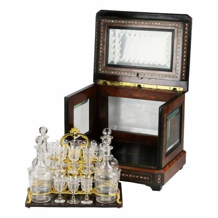 Rosewood Liquor Bar In Directory Style. photo 2137.0