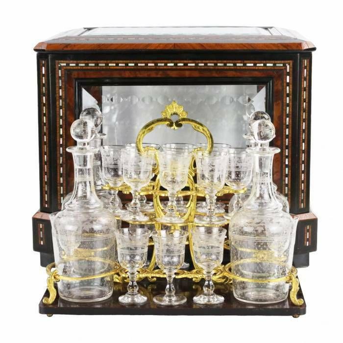 Rosewood Liquor Bar In Directory Style. photo vinterior