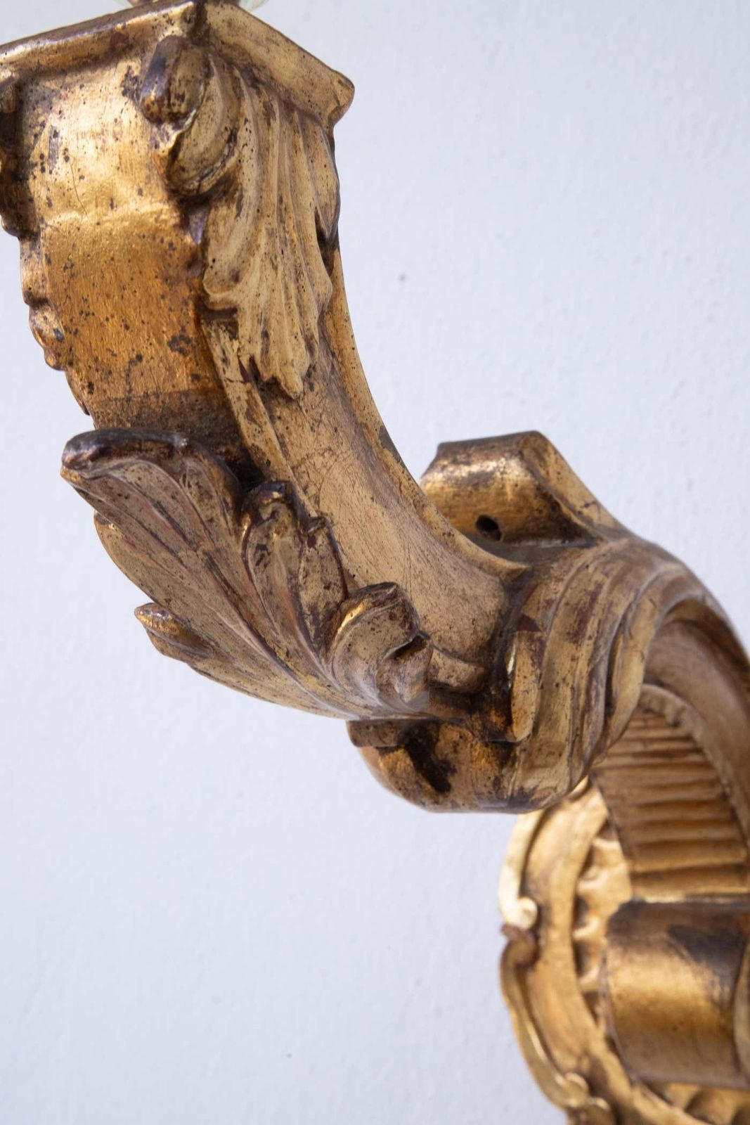 photo furniture 19th Century Classic Baroque Style Wall Lamp Gold Painted Wood, 1880