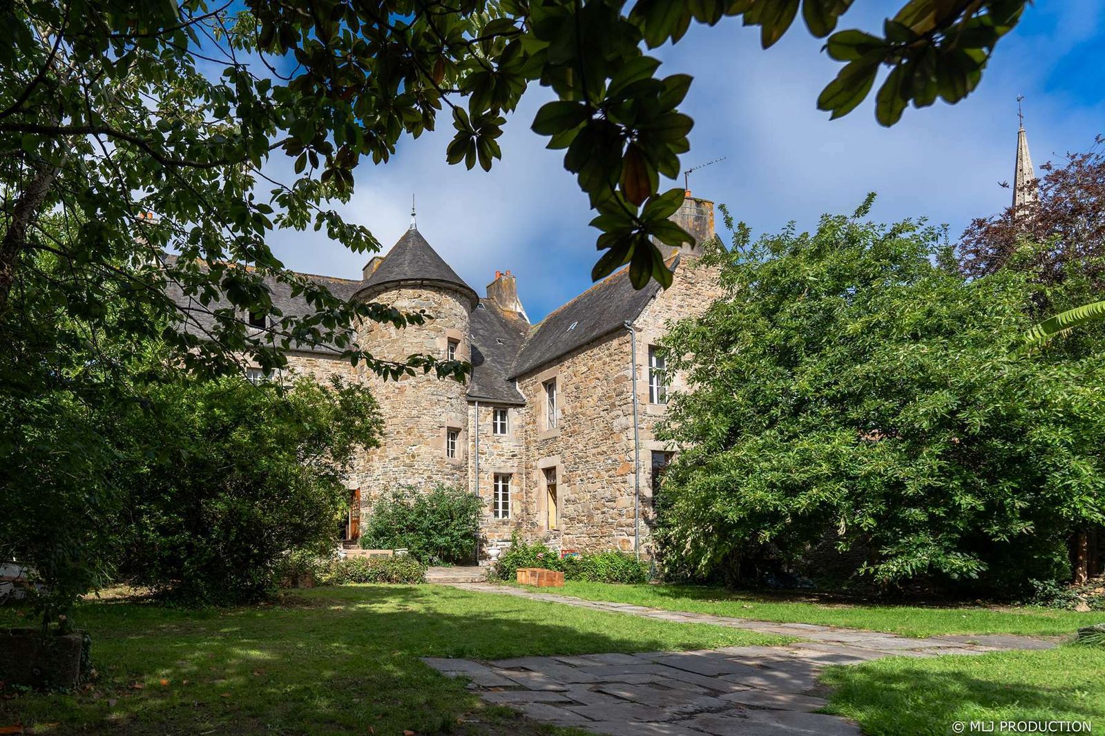 36000.0 Large Wood Paneling Dating From The 18th Century And From The Manoir De La Psalette (Tréguier 22) photo