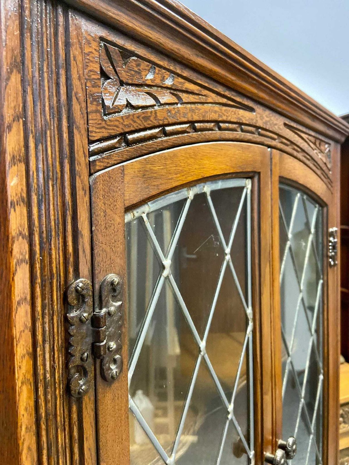 Old Charm Wood Brothers / Oak Corner Cabinet / Light Oak Traditional Colour / Free Delivery / Made In England Dated 1970s photo vinterior
