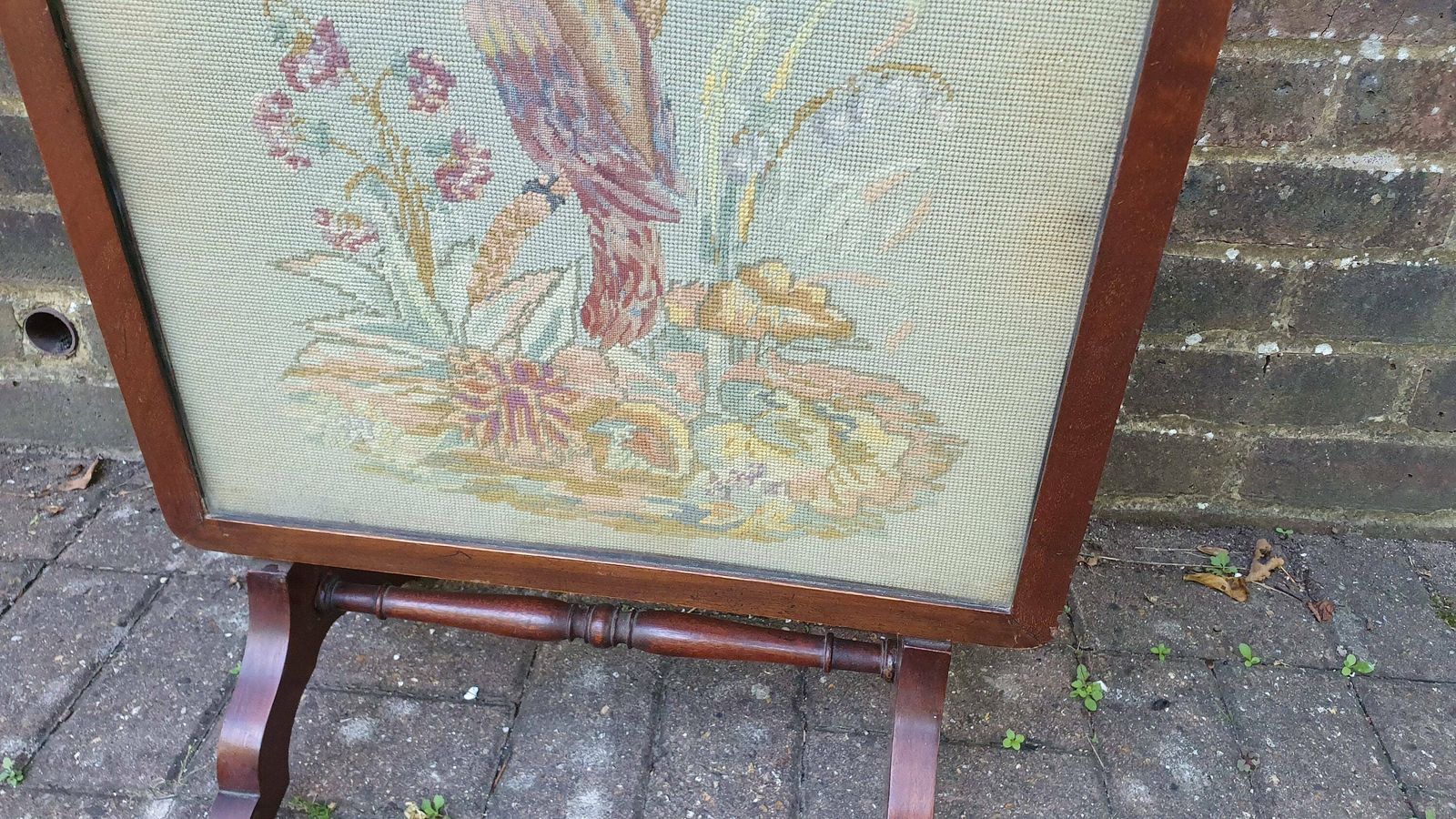 Large Impressive Tapestry Fire Screen Parrot Motif Mahogany Folds Up To Form Coffee Table photo Home Fixtures