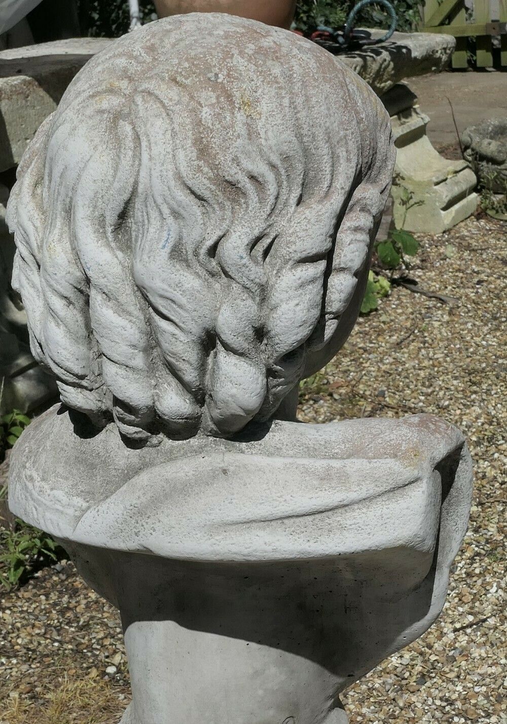Head And Shoulder Bust Of A Young Girl Garden Statue photo 930.0