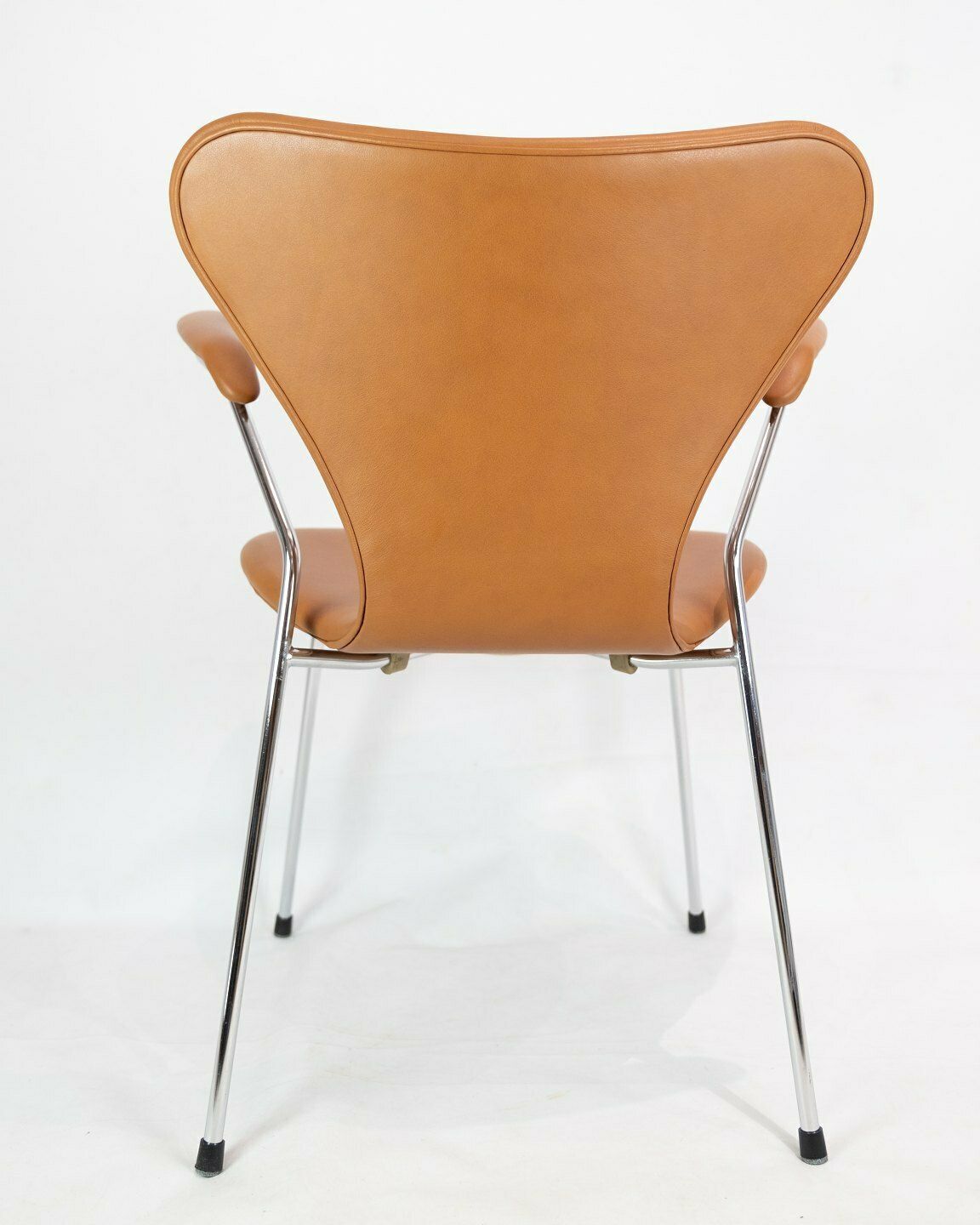 Seven Chair Model 3207 With Armrests & Cognac Leather By Arne Jacobsen & Fritz Hansen photo vinterior