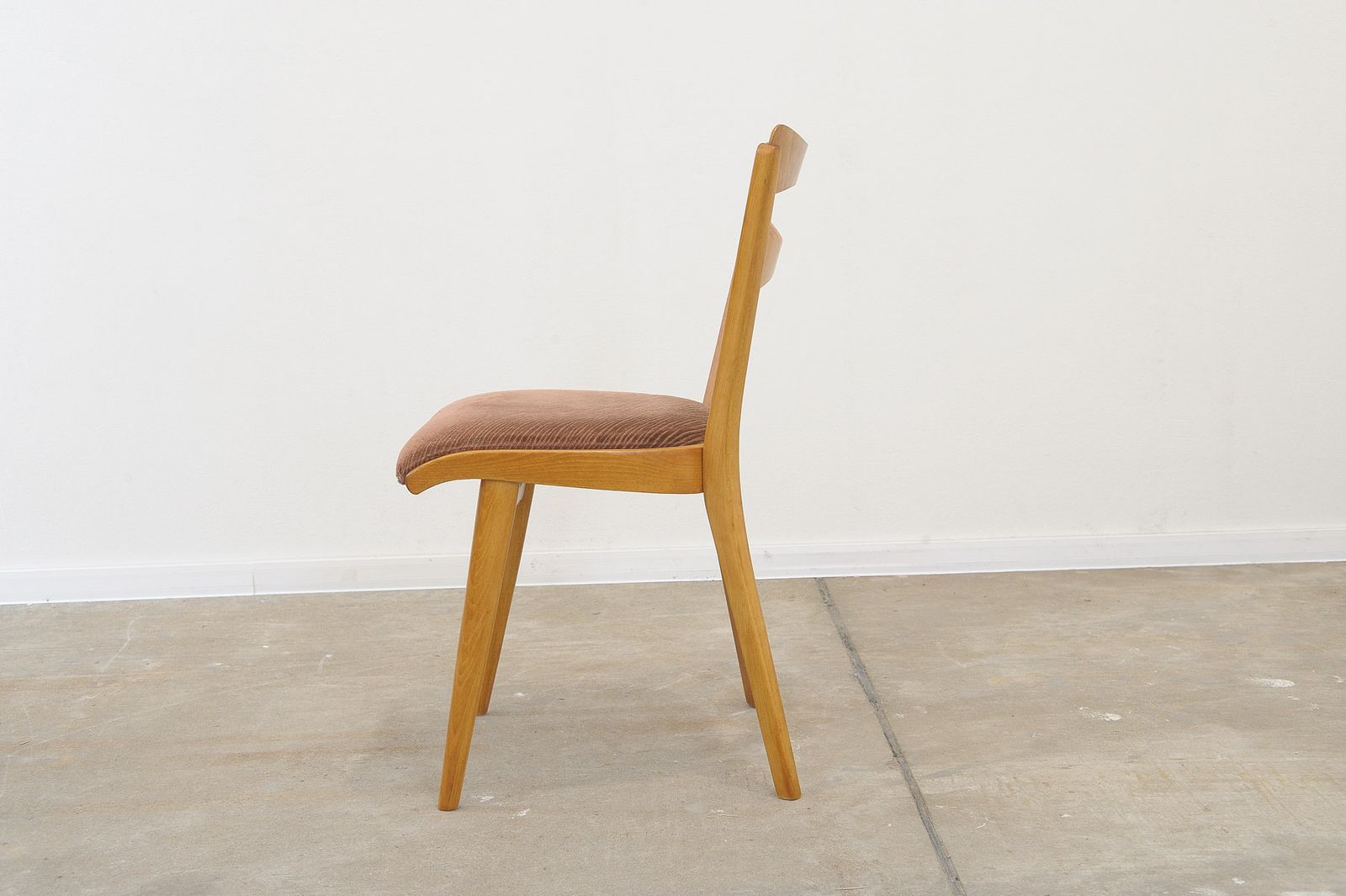 photo vinterior Mid Century Dining Chairs By Tatra Nabytok, Set Of 4