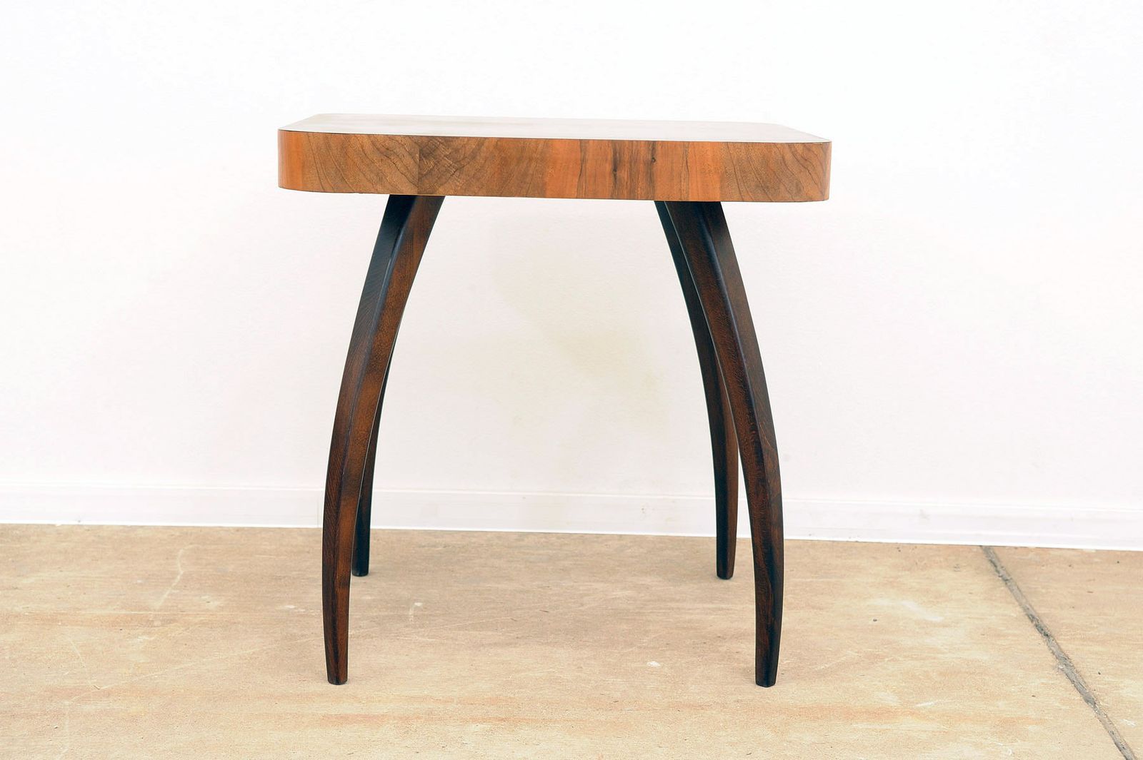 Fully Renovated Walnut Spider Table H259 By Jindřich Halabala, 1950´S photo vinterior