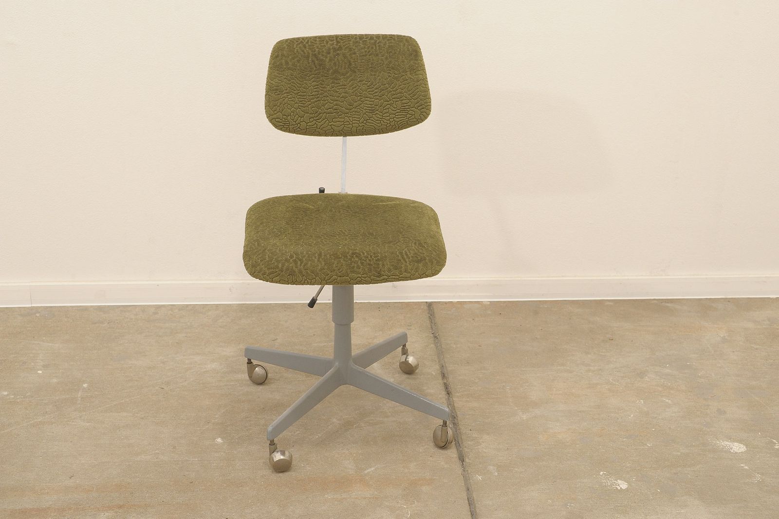 Midcentury Industrial Swivel Work Desk Chair By Kovona, 1950´S photo Furniture