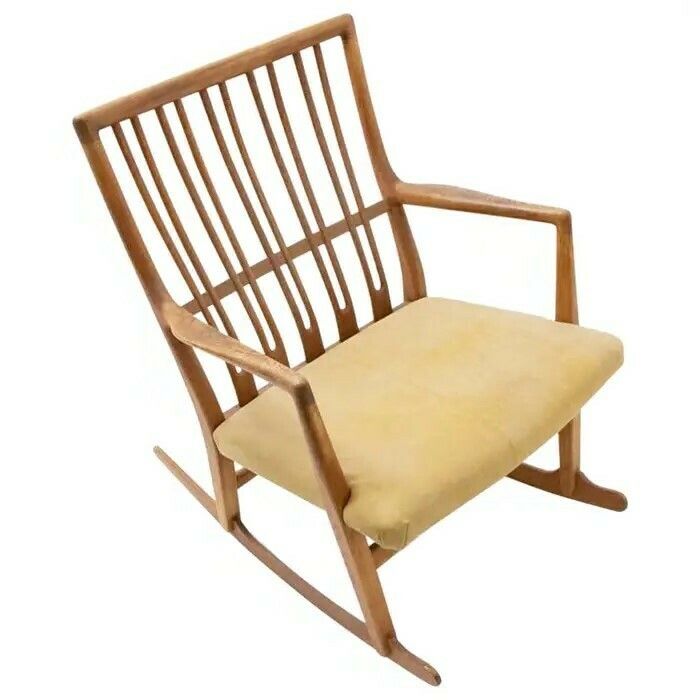 "Ml  33" Rocking Chair By Hans J. Wegner For A/S Mikael Laursen